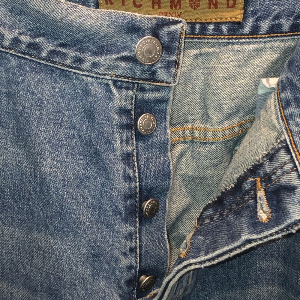 JOHN RICHMOND ‘RICH JEANS DISTRESSED JEANS - Picture 9 of 9